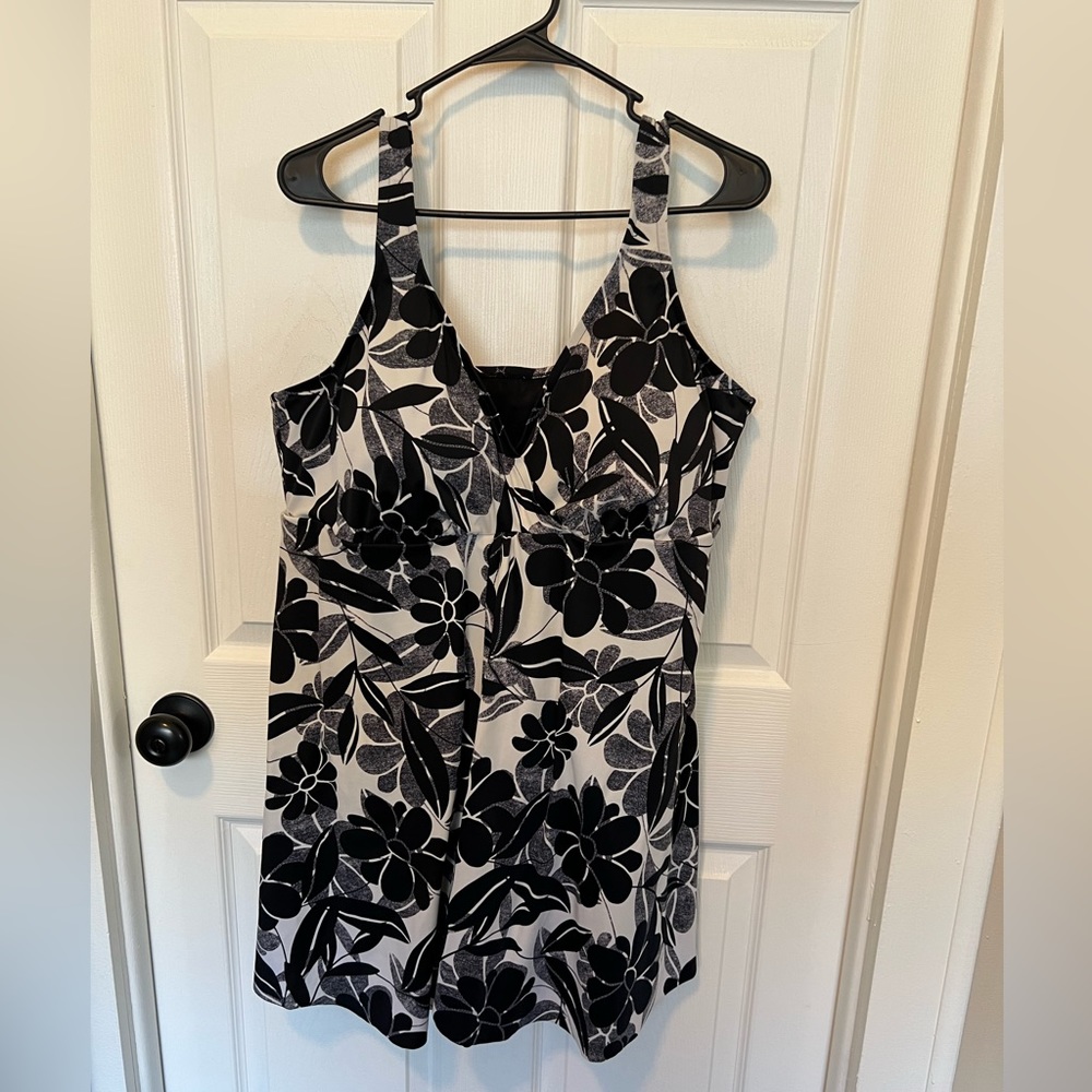 Woman Within Plus Sz 24 Slimming with tummy control swim-dress one piece floral